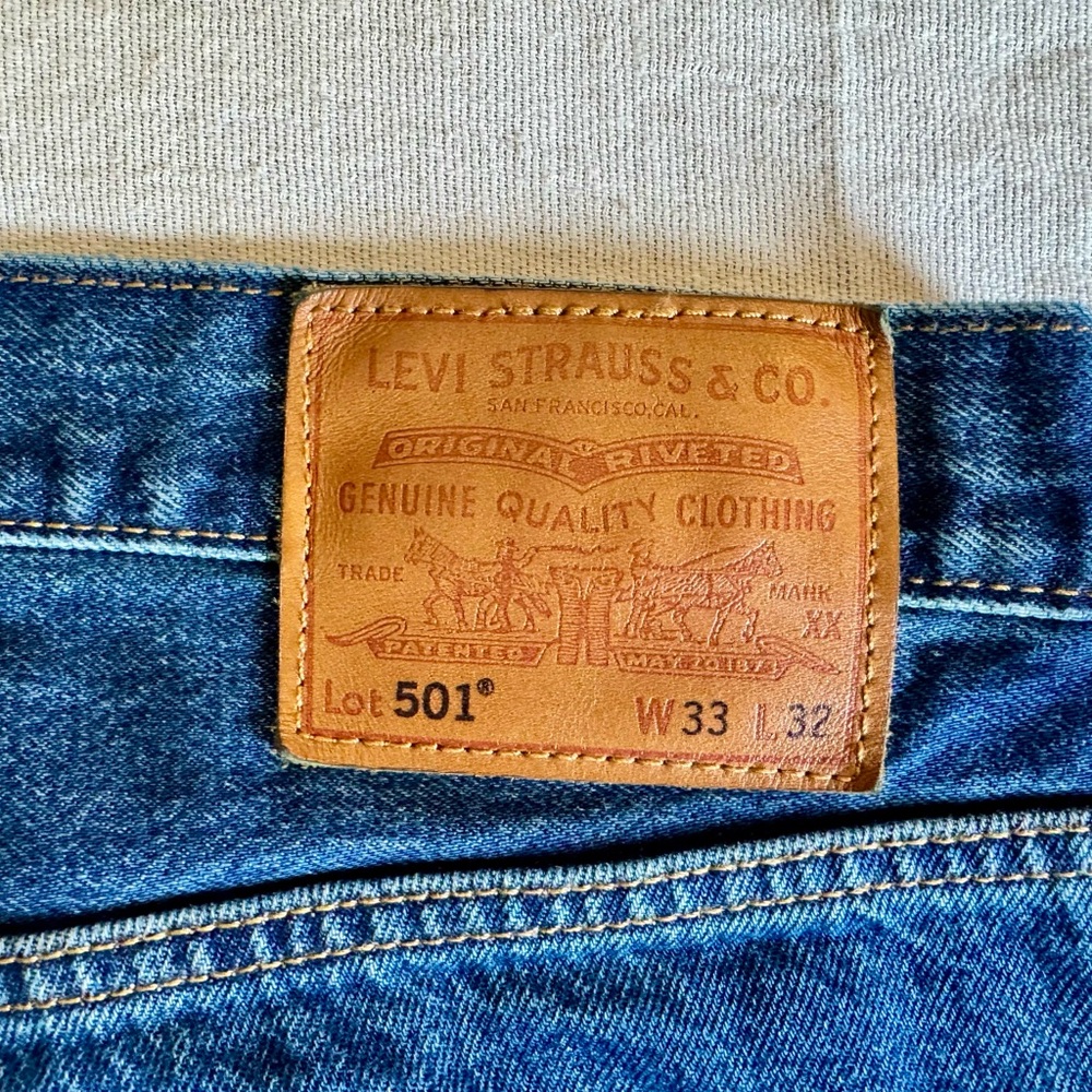 Levi's Premium Selvedge 501 Men's Straight Jeans in Medium Blue - Picture 6 of 12